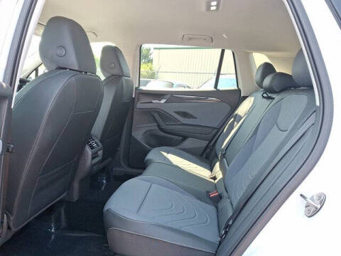 2025 Volkswagen Tiguan SE 4Motion