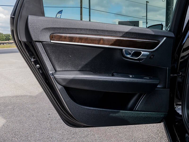 2018 Volvo S90 T5 Momentum