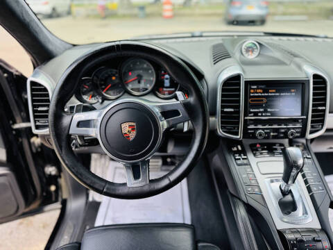 2014 Porsche Cayenne GTS