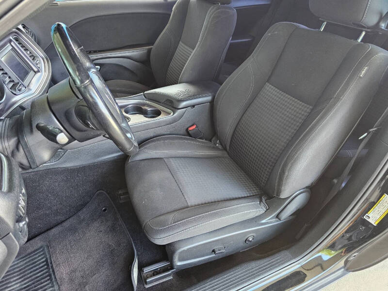 2018 Dodge Challenger SXT Plus