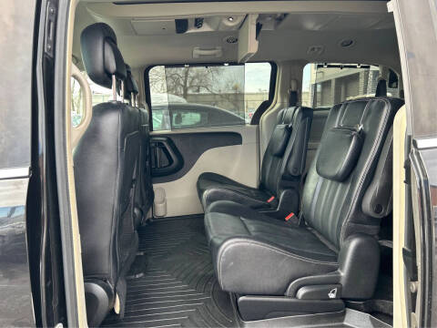 2015 Chrysler Town and Country Touring