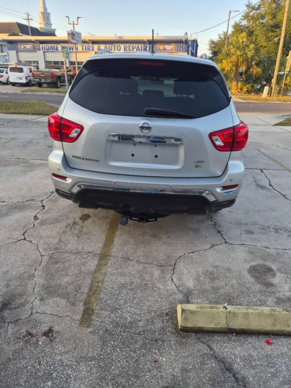 2017 Nissan Pathfinder SV