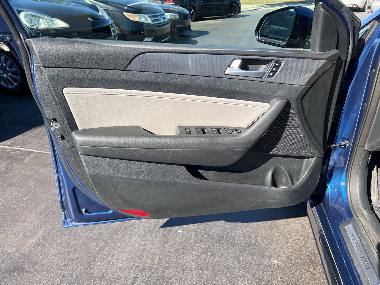 2015 Hyundai Sonata  - $14,900