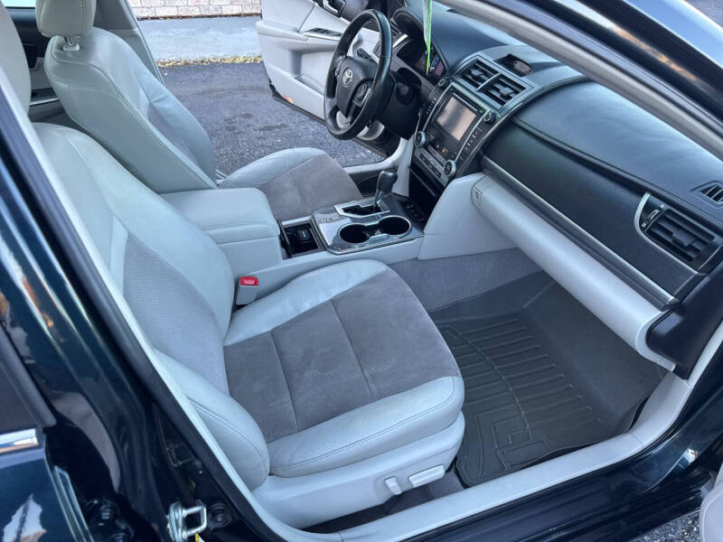 2012 Toyota Camry Hybrid XLE