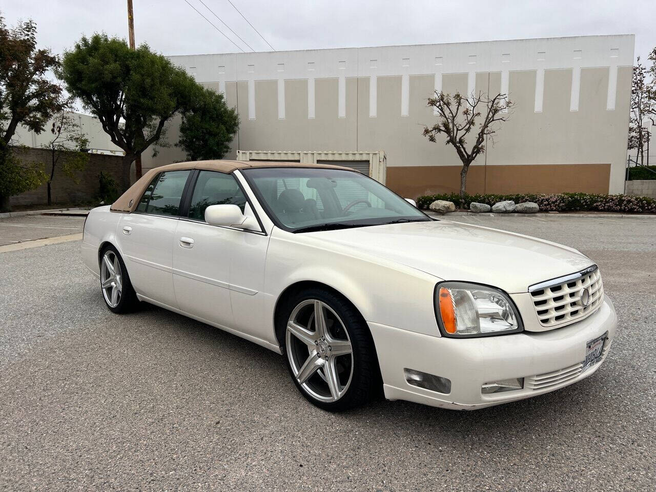 2005 Cadillac DeVille for sale at ZRV AUTO INC in Brea, CA