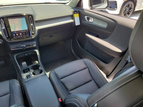 2026 Volvo XC40 B5 Core