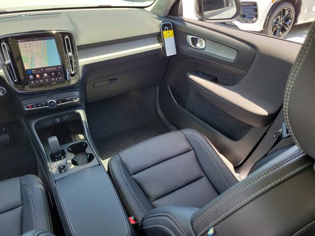 2026 Volvo XC40 B5 Core
