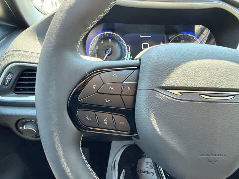 2027 Chrysler Pacifica Limited