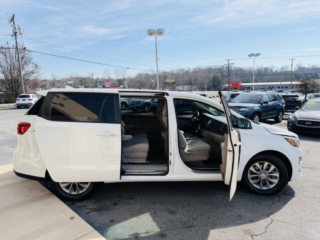 2019 Kia Sedona LX