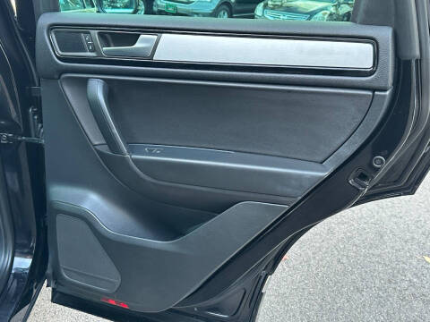 2014 Volkswagen Touareg V6 R-Line