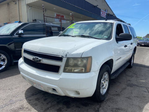 2007 Chevrolet Suburban for sale at Six Brothers Mega Lot in Youngstown OH
