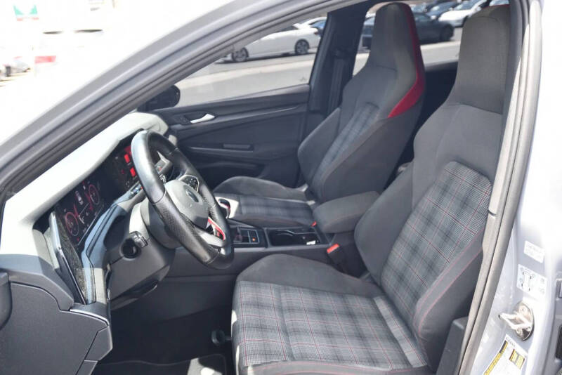 2022 Volkswagen Golf GTI SE