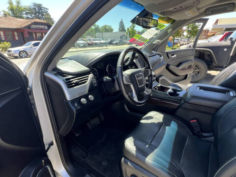 2017 GMC Yukon SLT