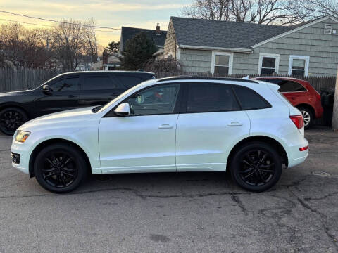 2011 Audi Q5 2.0T quattro Premium Plus