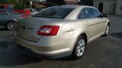 2010 Ford Taurus SEL