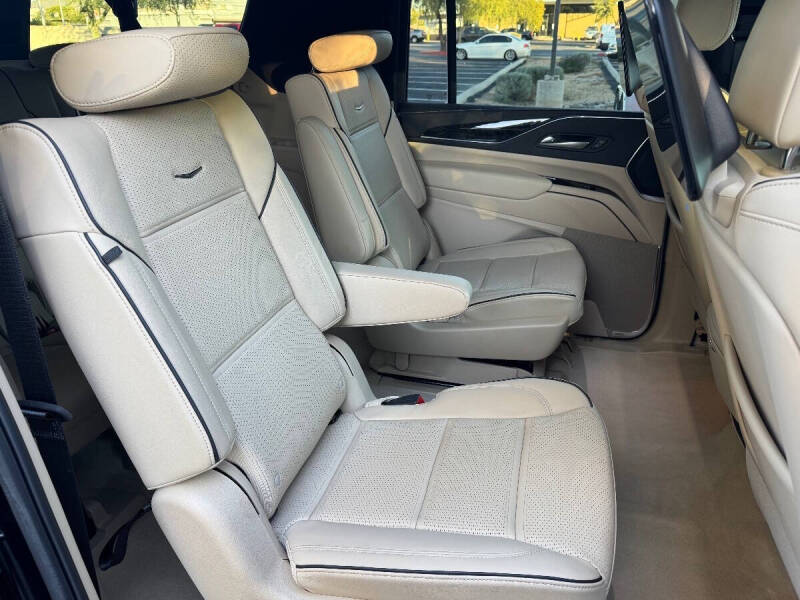 2024 Cadillac Escalade ESV Premium Luxury