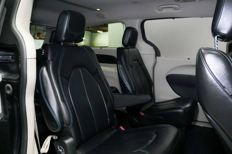 2021 Chrysler Pacifica Touring L