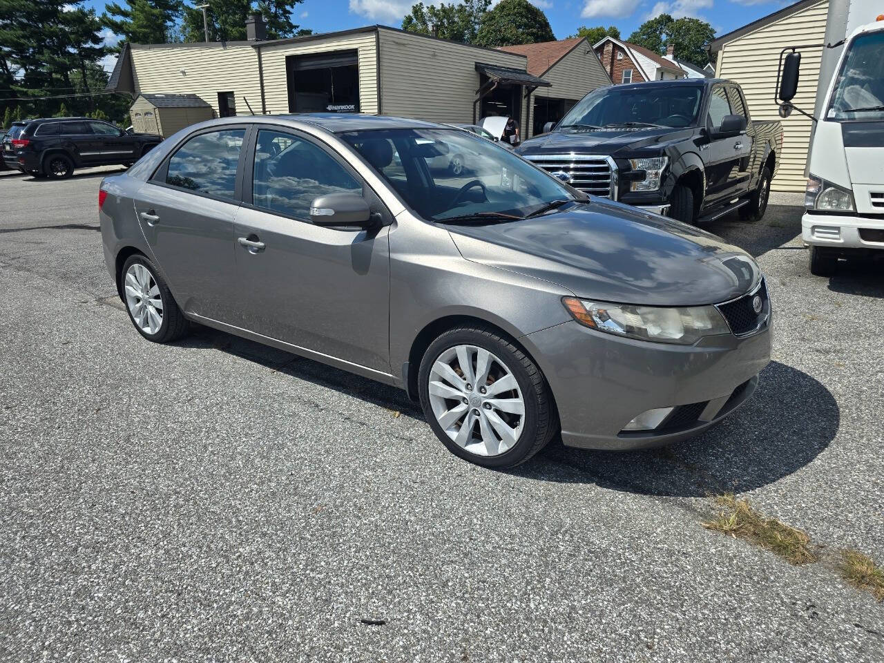 2010 Kia Forte for sale at QUEENSGATE AUTO SALES in York, PA