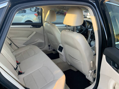 2013 Volkswagen Passat SE