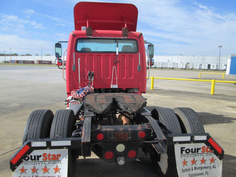 2005 Freightliner Business class M2