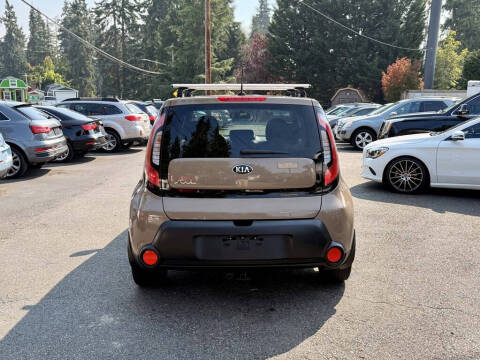 2015 Kia Soul +
