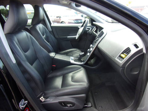 2015 Volvo XC60 T5 Drive-E Platinum