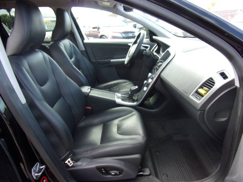 2015 Volvo XC60 T5 Drive-E Platinum