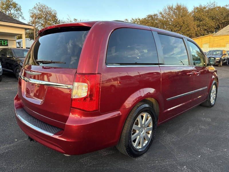 2016 Chrysler Town and Country Touring
