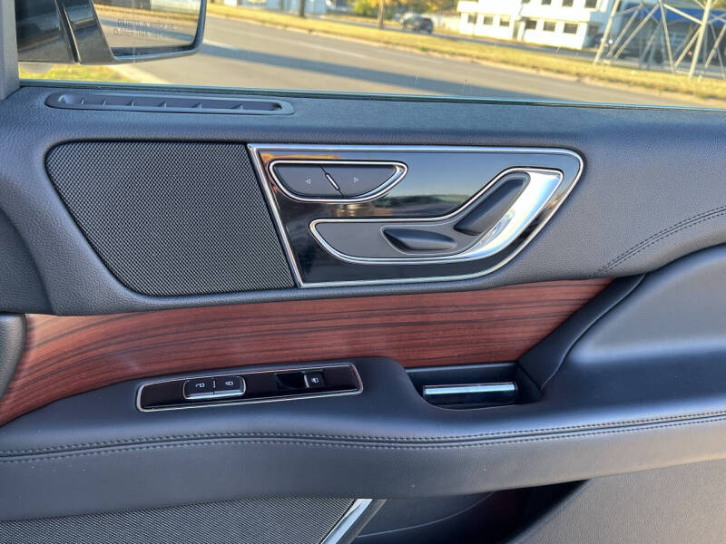 2023 Lincoln Navigator Standard