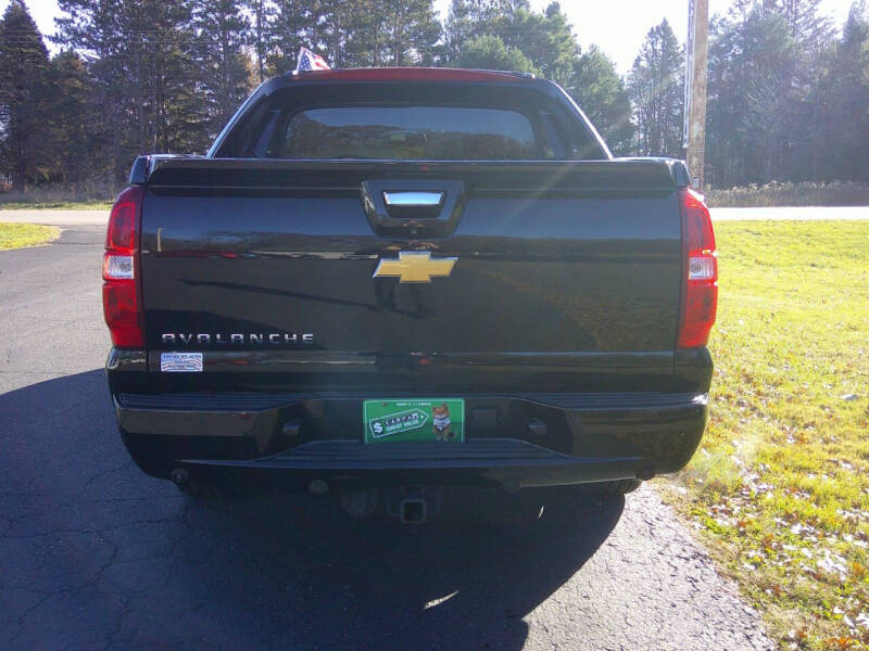 2013 Chevrolet Avalanche LT photo 6