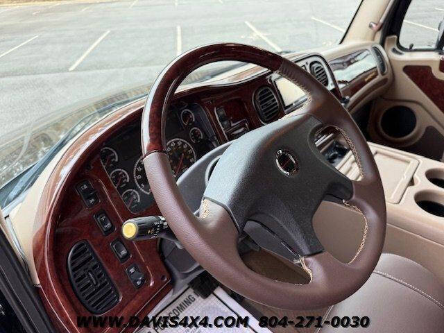 2008 Freightliner M2 106