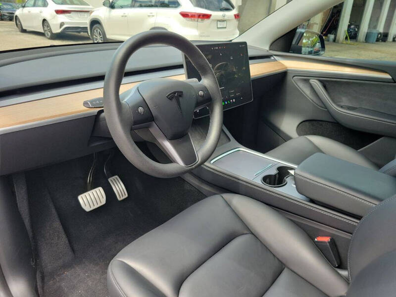 2025 Tesla Model Y Performance