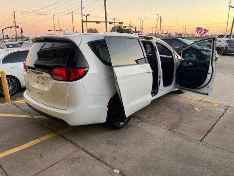 2018 Chrysler Pacifica Touring Plus