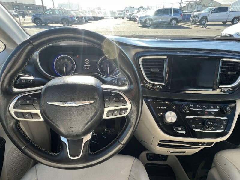 2020 Chrysler Pacifica Touring L
