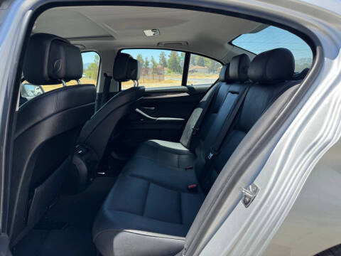2012 BMW 5 Series 528i