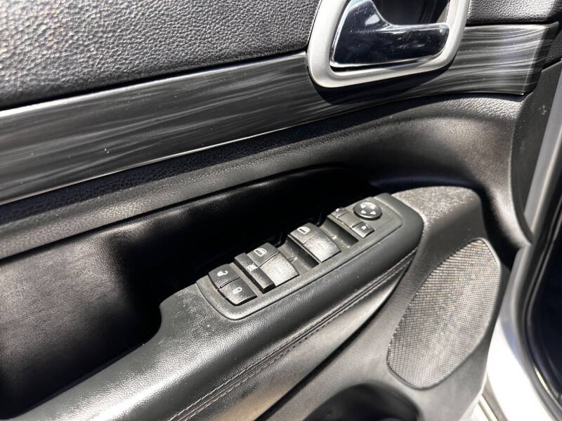 2019 Jeep Grand Cherokee Laredo