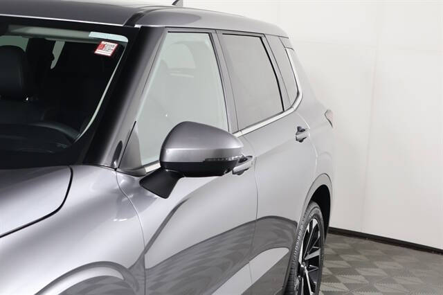 2022 Mitsubishi Outlander SE