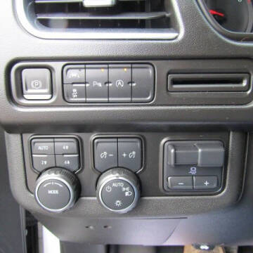 2023 Chevrolet Suburban LS