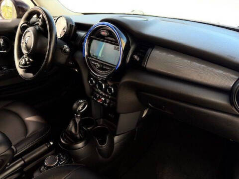 2017 MINI Hardtop 2 Door Cooper