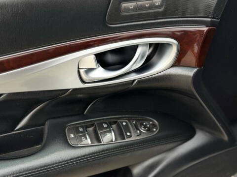 2015 Infiniti Q70 3.7