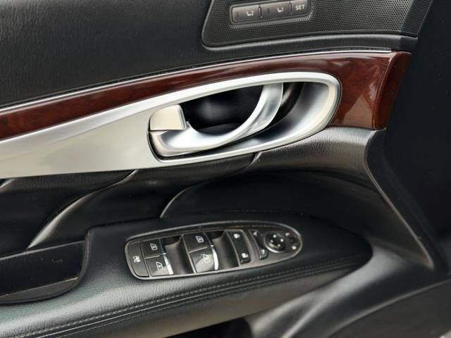 2015 Infiniti Q70 3.7