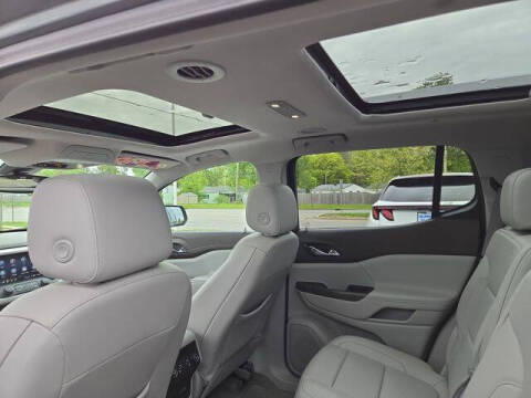 2023 GMC Acadia SLT