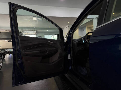 2017 Ford C-MAX Energi Titanium