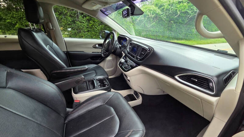2020 Chrysler Pacifica Touring L
