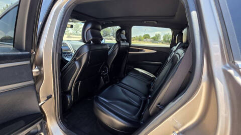 2019 Lincoln Nautilus Select