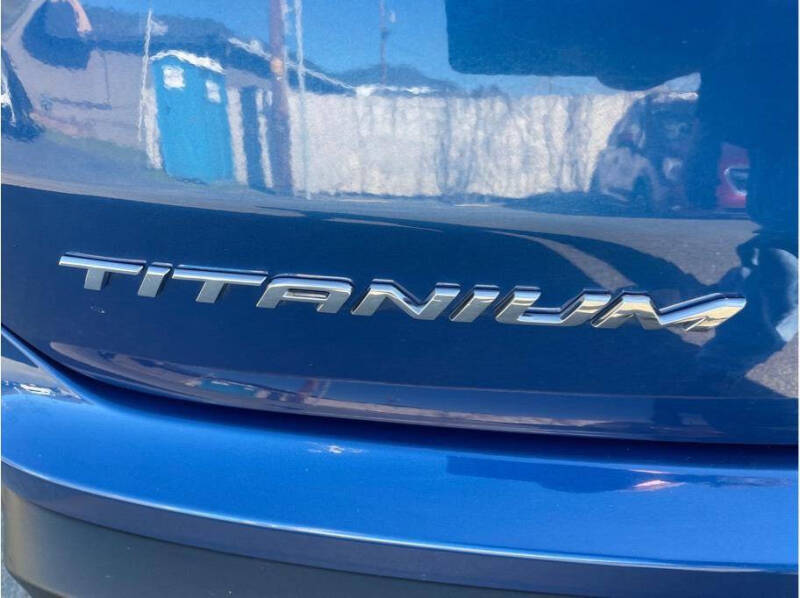 2022 Ford Edge Titanium