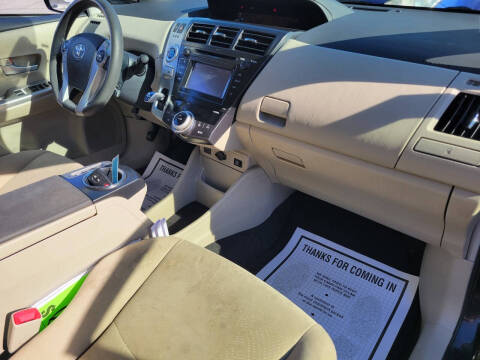 2013 Toyota Prius v Two