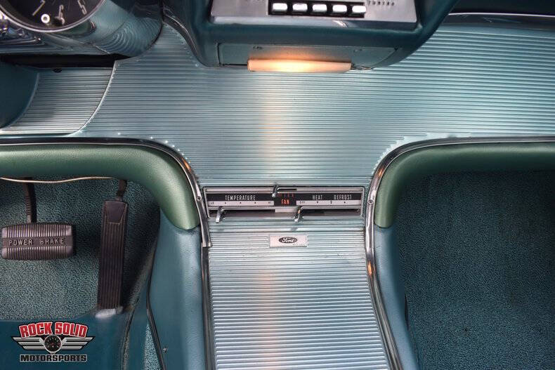 1962 Ford Thunderbird