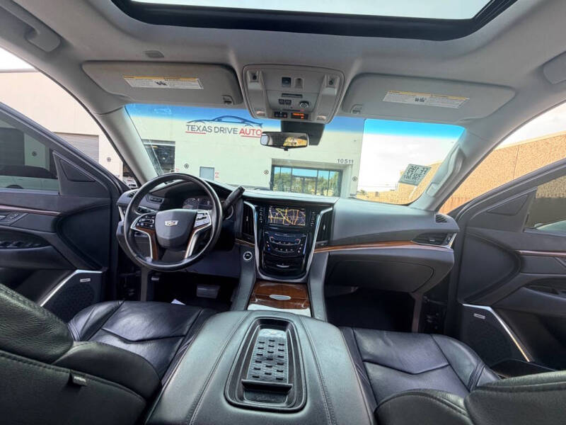 2017 Cadillac Escalade Luxury