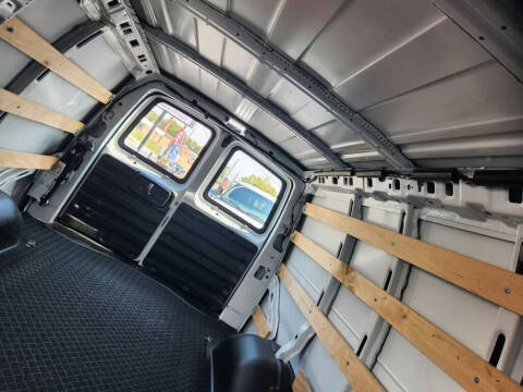 2022 Chevrolet Express 2500